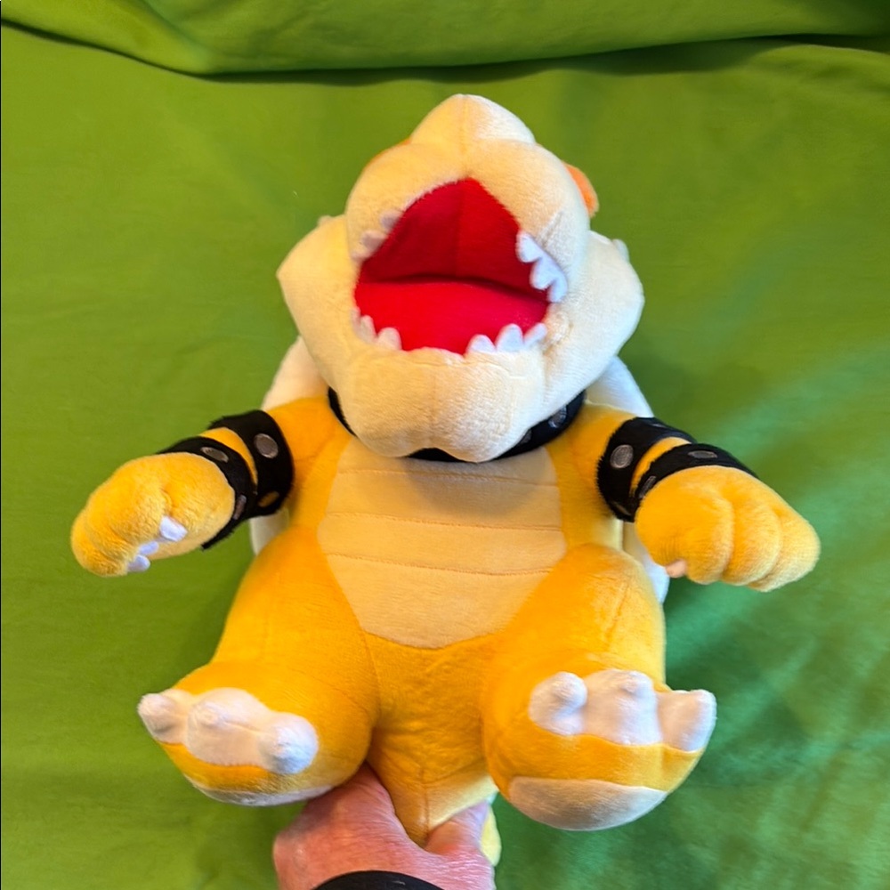 Nintendo Super Mario 10” Bowser Plush - Picture 5 of 7